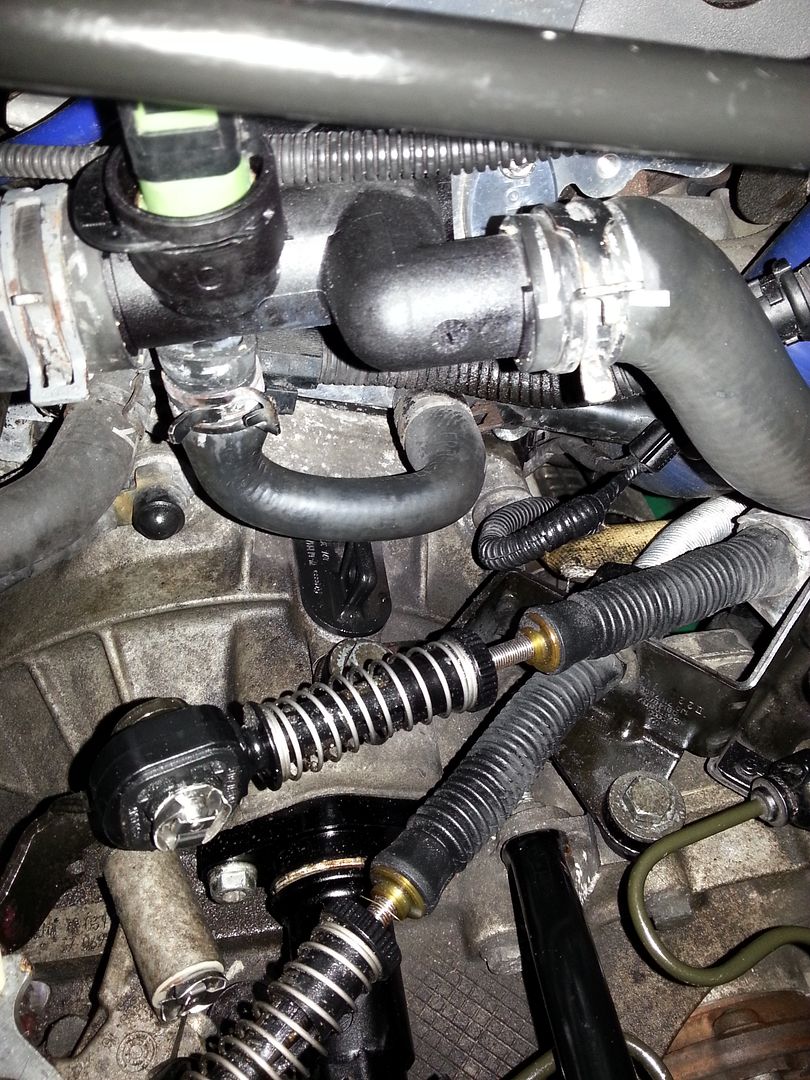 How to Replace Coolant sensor Housing Skoda Octavia Guides BRISKODA